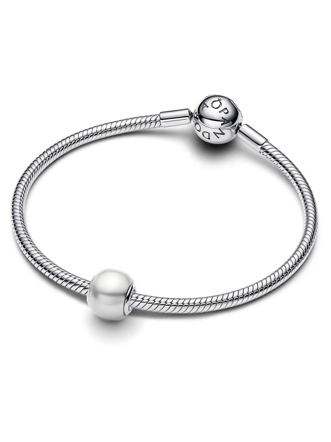 Collier De Perle Empreintes De Pattes D'animaux Banque De Photographies Et D'images  à Pandora Collier, image size:1080x1440